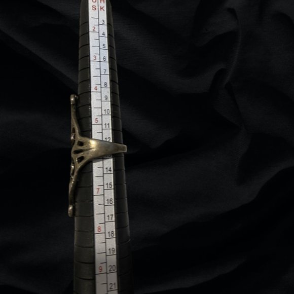 VINTAGE RING -- Silver Scroll Ring, Oversized, Goth - Picture 6 of 8